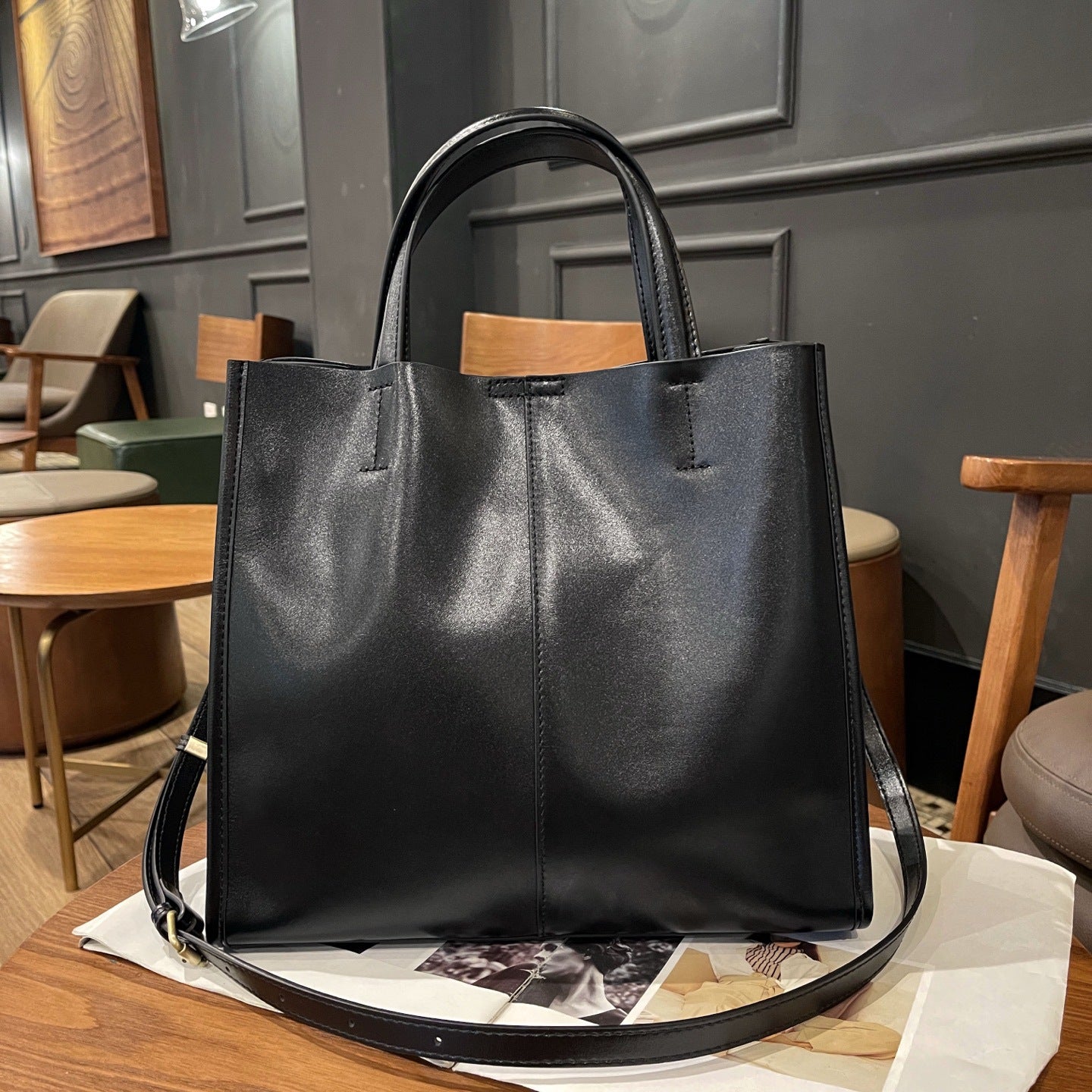 Commute First-layer Cowhide Tote Bag, Premium Leather Single-shoulder Bucket Bag For Women, Simple And Versatile Large B